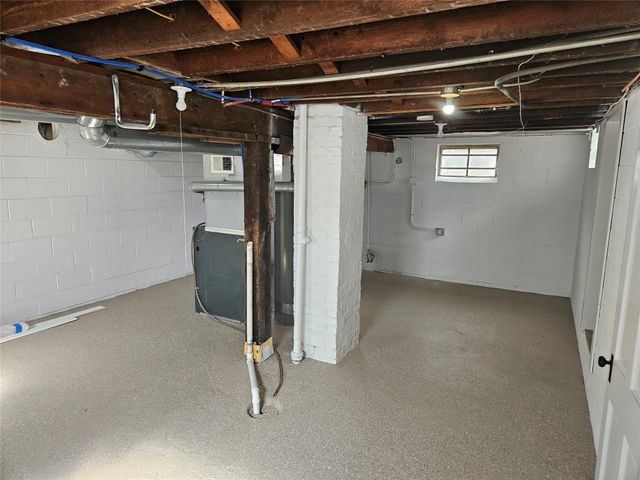 3901 Lower Beaver Road, Des Moines, IA 50310