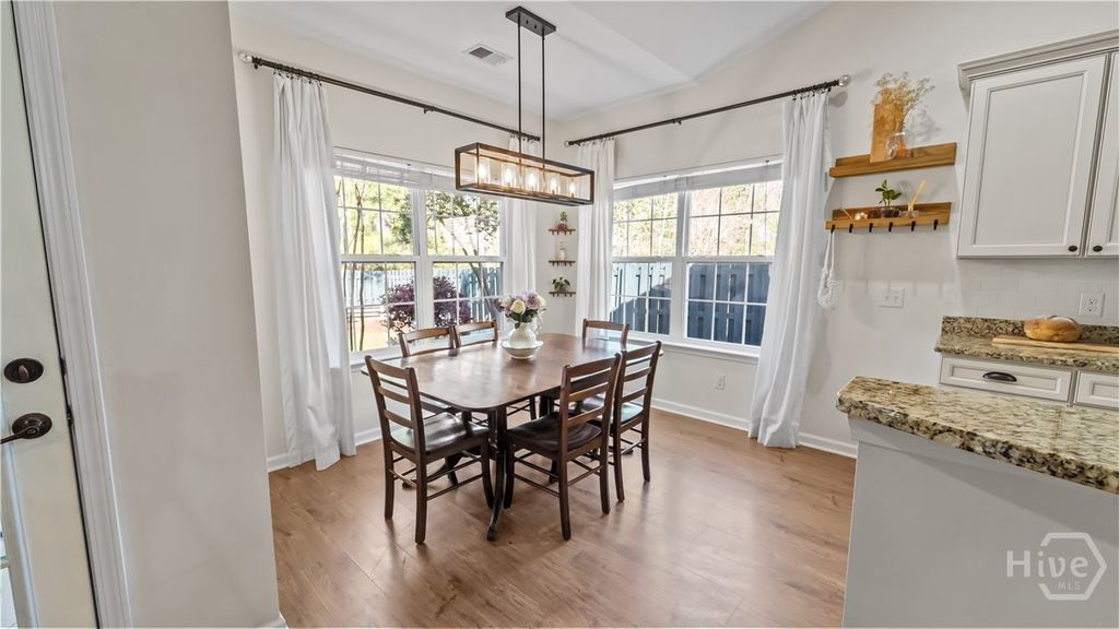 Image 17 of property listing at 1696 Garden Hills Loop, Richmond Hill, GA 31324