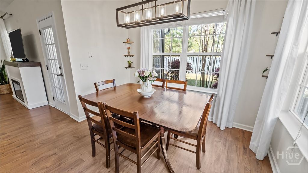 Image 18 of property listing at 1696 Garden Hills Loop, Richmond Hill, GA 31324