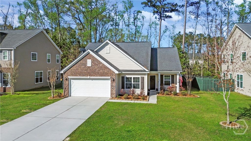 Image 2 of property listing at 1696 Garden Hills Loop, Richmond Hill, GA 31324