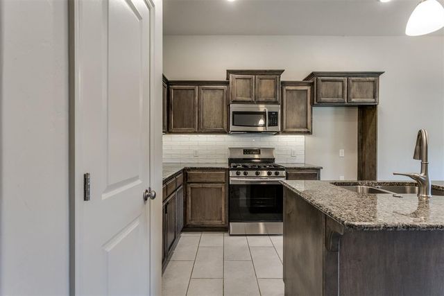 1780 Gladington Court, Newcastle, OK 73065
