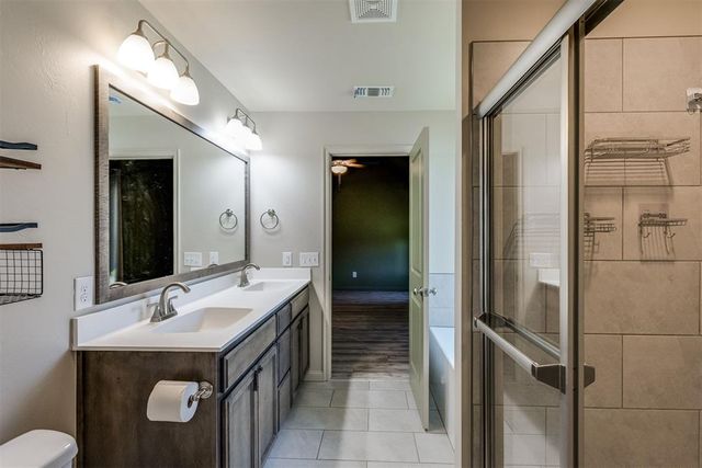 1780 Gladington Court, Newcastle, OK 73065