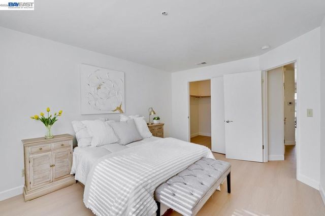 2709 Oak Rd G, Walnut Creek, CA 94597