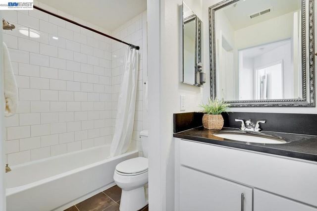 2709 Oak Rd G, Walnut Creek, CA 94597
