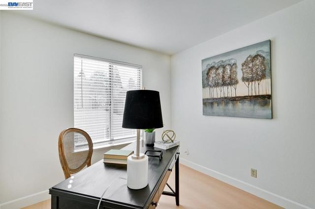 2709 Oak Rd G, Walnut Creek, CA 94597