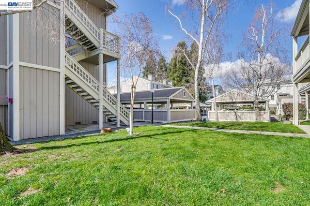 2709 Oak Rd G, Walnut Creek, CA 94597