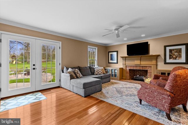 221 PUTTERS CIRCLE, Dillsburg, PA 17019