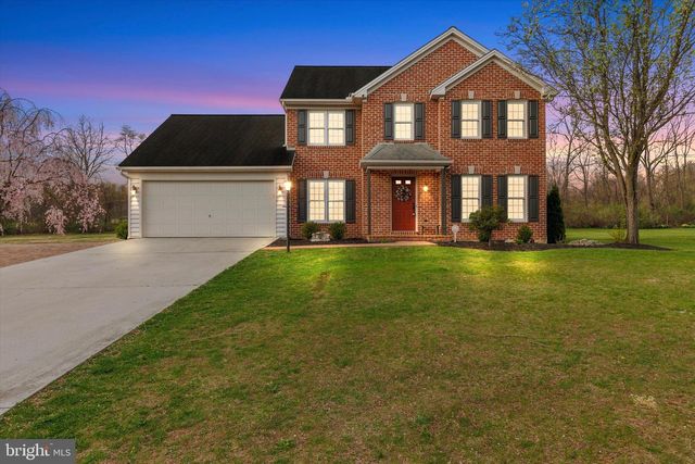 221 PUTTERS CIRCLE, Dillsburg, PA 17019