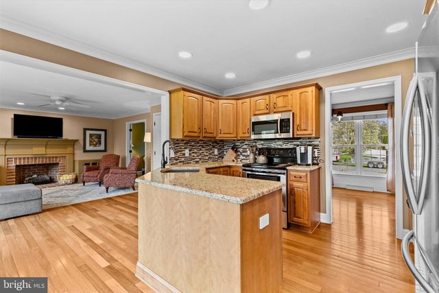 221 PUTTERS CIRCLE, Dillsburg, PA 17019