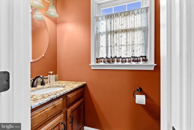 221 PUTTERS CIRCLE, Dillsburg, PA 17019