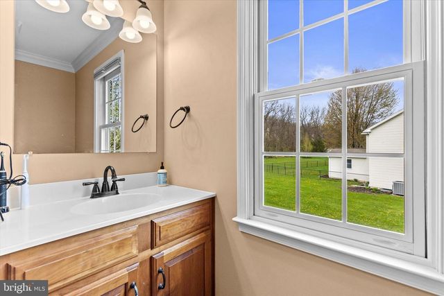 221 PUTTERS CIRCLE, Dillsburg, PA 17019