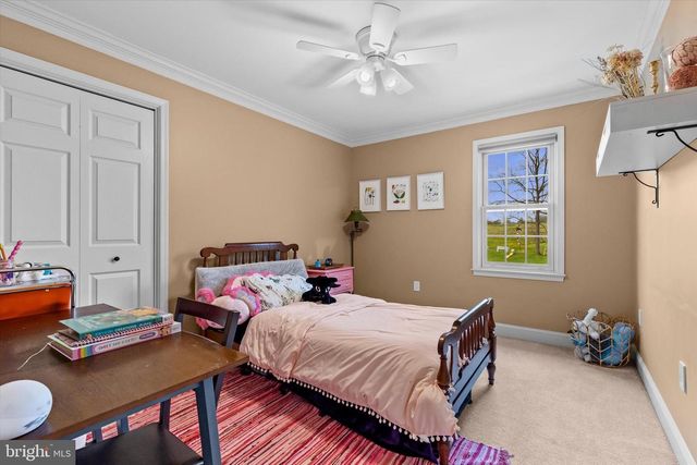 221 PUTTERS CIRCLE, Dillsburg, PA 17019
