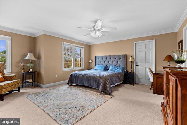 221 PUTTERS CIRCLE, Dillsburg, PA 17019