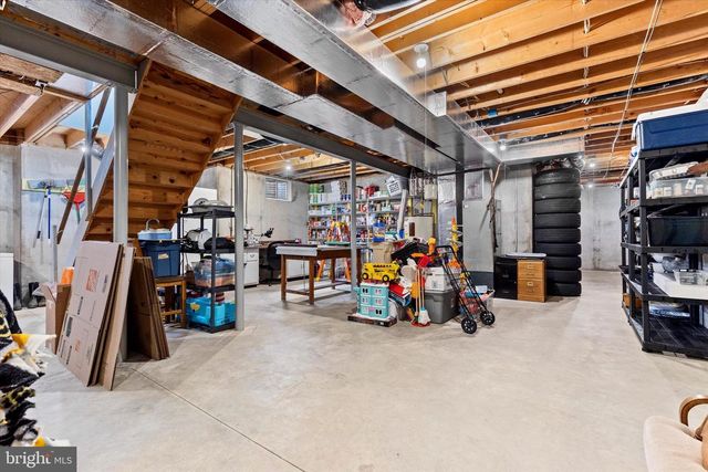 221 PUTTERS CIRCLE, Dillsburg, PA 17019