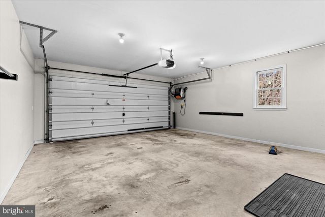 221 PUTTERS CIRCLE, Dillsburg, PA 17019