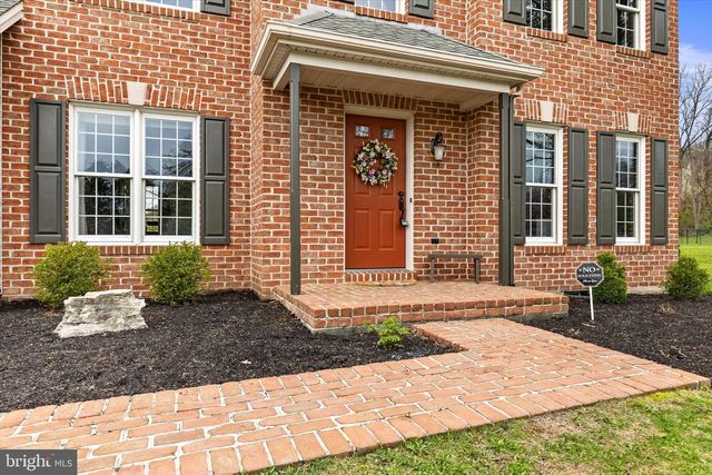 221 PUTTERS CIRCLE, Dillsburg, PA 17019