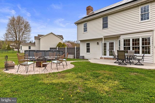 221 PUTTERS CIRCLE, Dillsburg, PA 17019