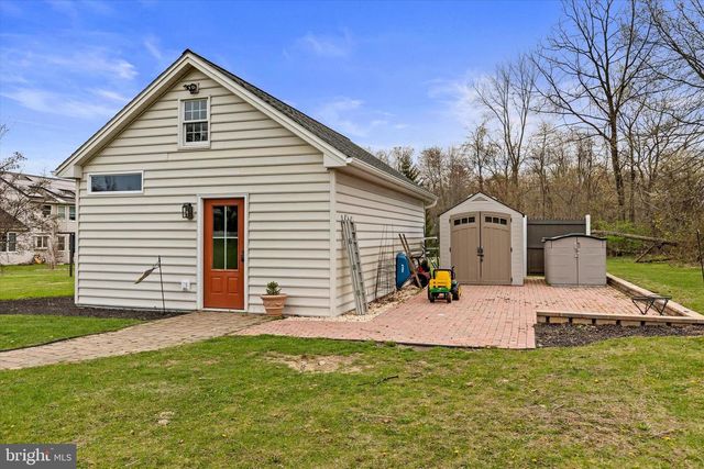 221 PUTTERS CIRCLE, Dillsburg, PA 17019