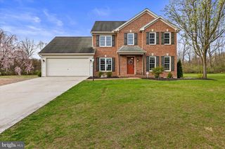 221 PUTTERS CIRCLE, Dillsburg, PA 17019
