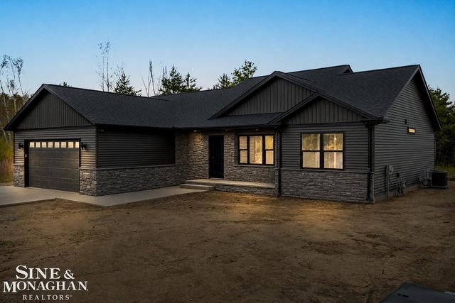 183 Nevada Avenue, Marysville, MI 48040
