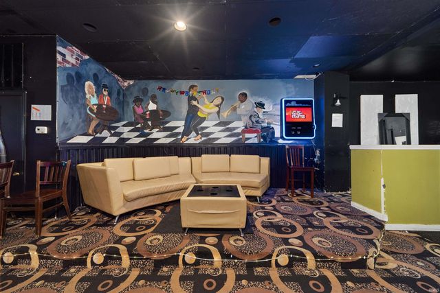 1407 S Calhoun Street, Fort Wayne, IN 46802