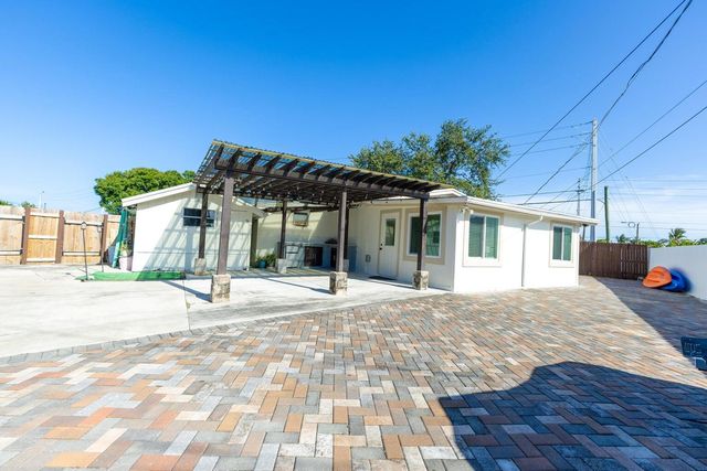 5763 Purdy Lane, West Palm Beach, FL 33415