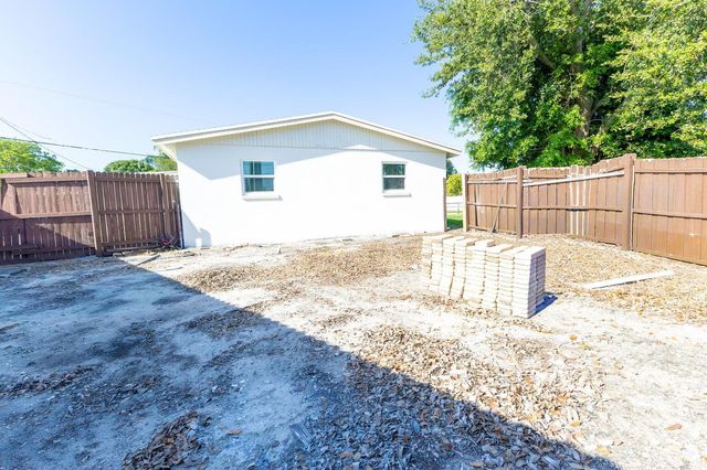 5763 Purdy Lane, West Palm Beach, FL 33415