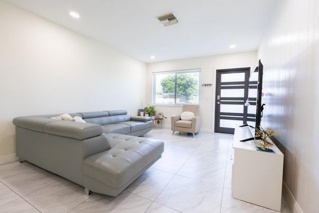 5763 Purdy Lane, West Palm Beach, FL 33415