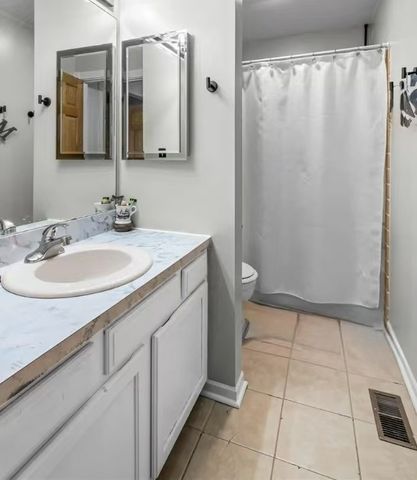 848 Birchbark Trail, Carol Stream, IL 60188