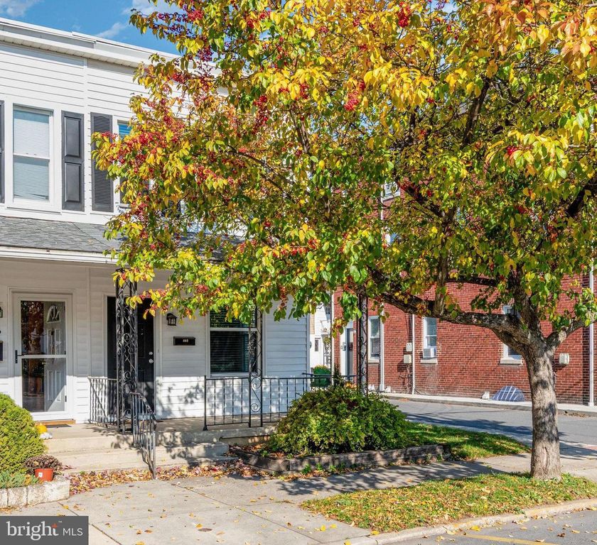 Image 1 of property listing at 403 HERMAN AVE, Lemoyne, PA 17043