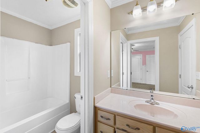 2902 Turtle Pond Lane, Hartselle, AL 35640