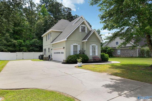 2902 Turtle Pond Lane, Hartselle, AL 35640