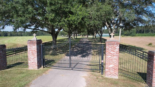 13251 Greenwell Springs-port Hudson Rd, Central, LA 70770