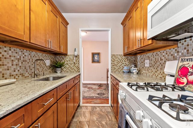 33-46 92nd Street 5X, Jackson Heights, NY 11372
