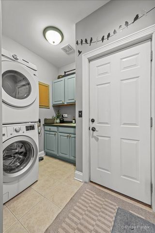 3N438 Vachel Lindsay Street, St. Charles, IL 60175