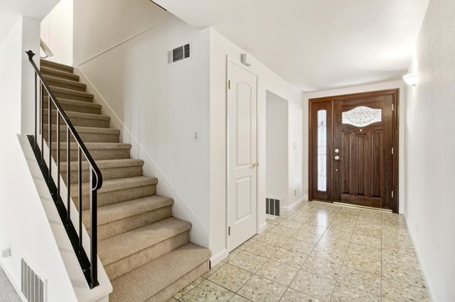 6907 San Angelo Ct, Citrus Heights, CA 95621