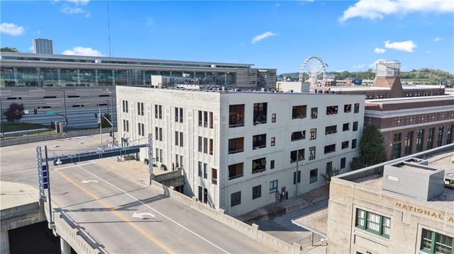 360 W Pershing Road 030, Kansas City, MO 64108