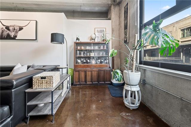 360 W Pershing Road 030, Kansas City, MO 64108