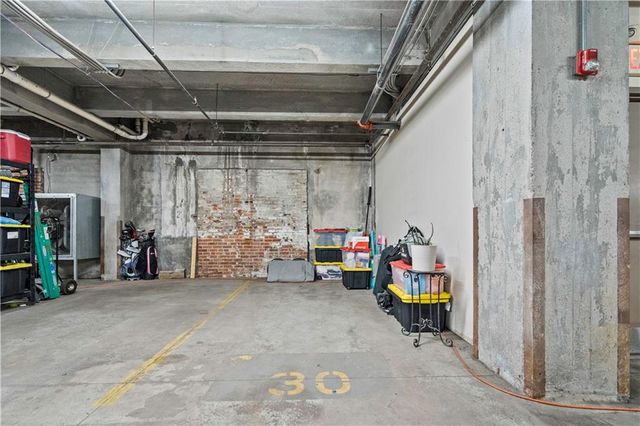 360 W Pershing Road 030, Kansas City, MO 64108