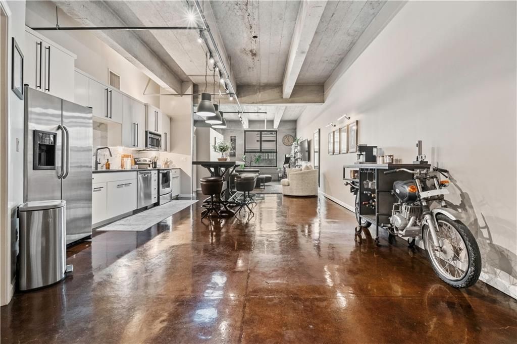 360 W Pershing Road 030, Kansas City, MO 64108