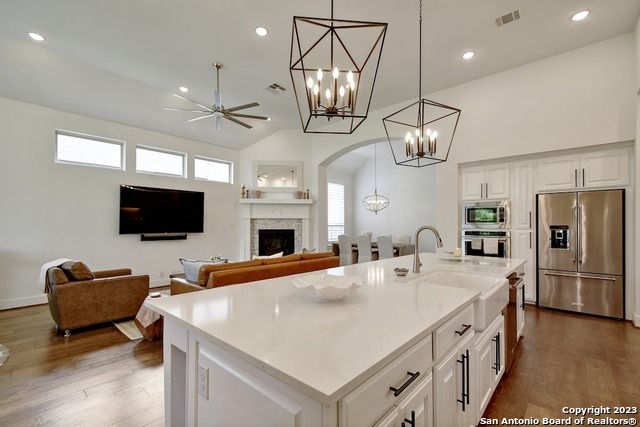 7019 CANTERA MANOR BLVD, San Antonio, TX 78255