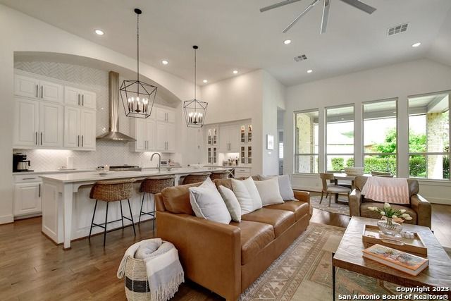 7019 CANTERA MANOR BLVD, San Antonio, TX 78255