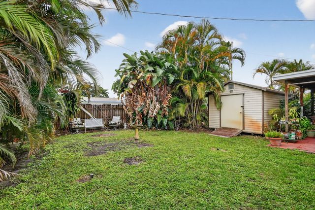 83 Andros Road, Palm Springs, FL 33461