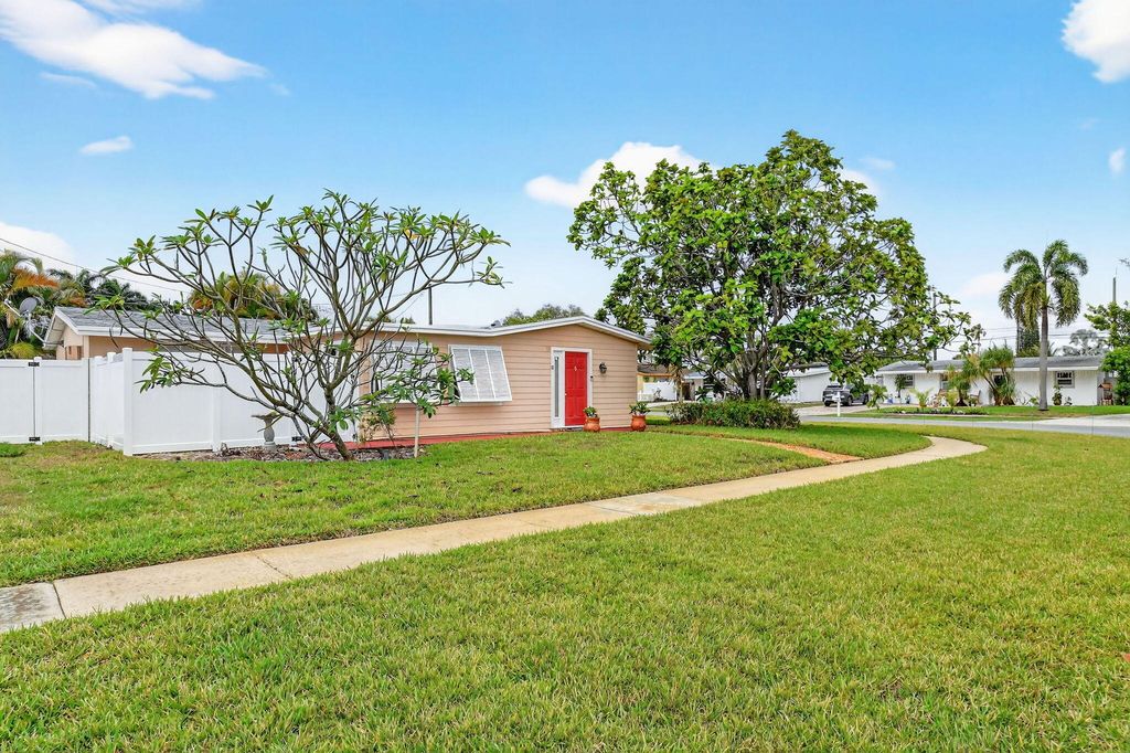 83 Andros Road, Palm Springs, FL 33461