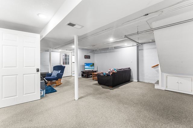 535 Great Plain Ave, Needham, MA 02492