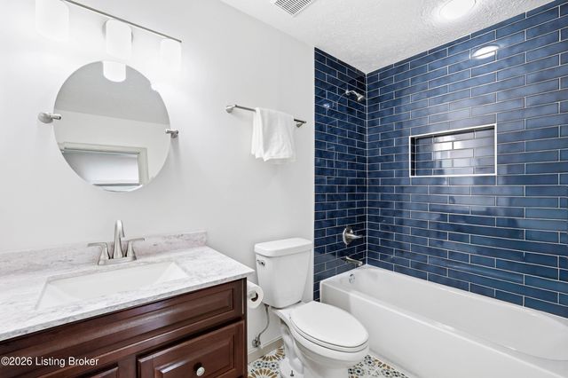 4417 Eagles Cove Ct, Louisville, KY 40241