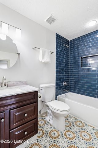 4417 Eagles Cove Ct, Louisville, KY 40241