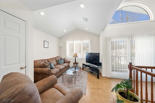 932 Beatrice Pkwy, Edison Twp., NJ 08820