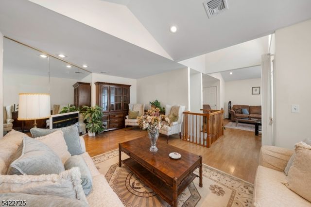 932 Beatrice Pkwy, Edison Twp., NJ 08820