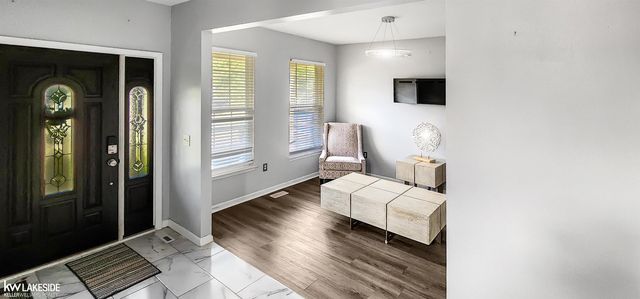 39025 Buckingham Drive, Romulus, MI 48174